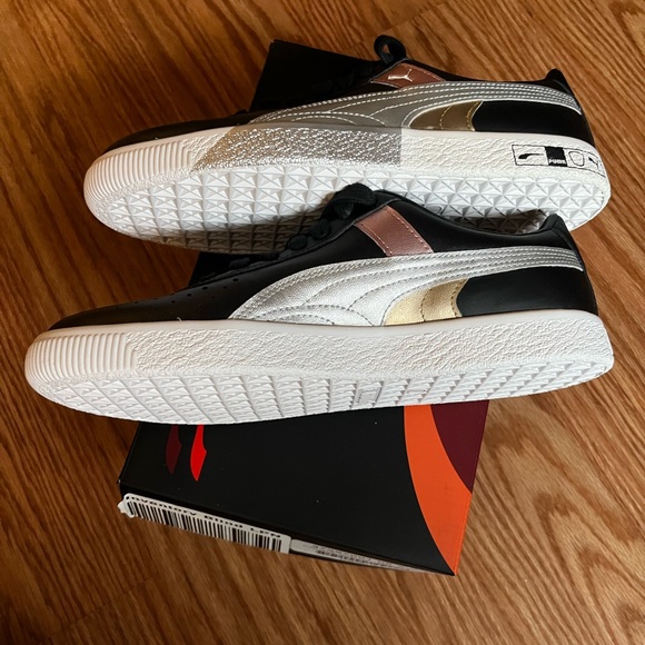 Puma CLYDE HACKED PERF TOE size 8.5 - Picture 7 of 8